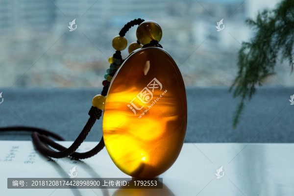 茶珀琥珀