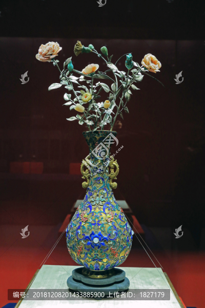 清代海棠式花瓶料月季盆景