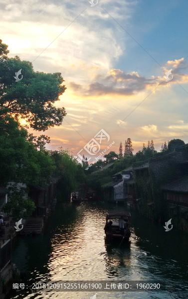 晚霞中的烏鎮(zhèn)