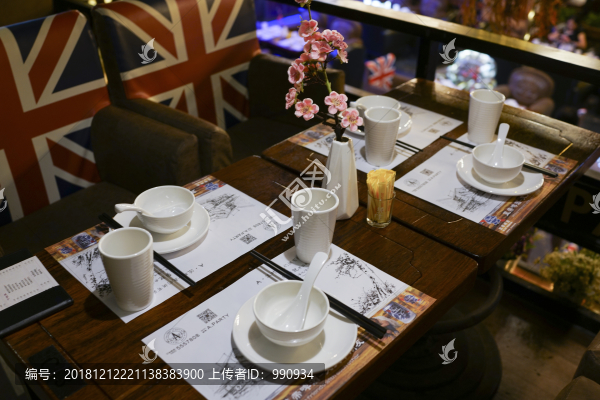餐桌