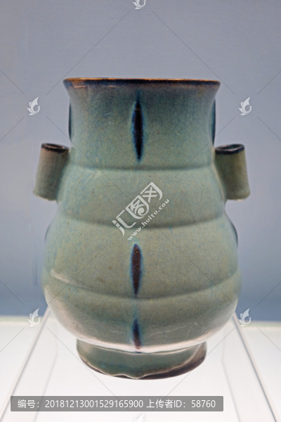 明代石灣窯仿鈞釉貫耳瓶