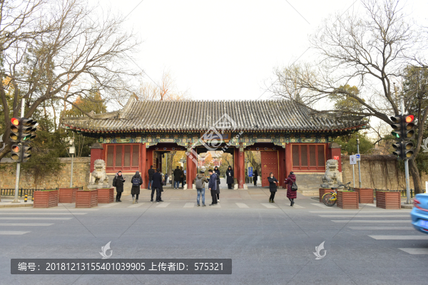 北京大學(xué)西門
