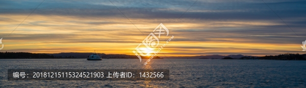 海上日出