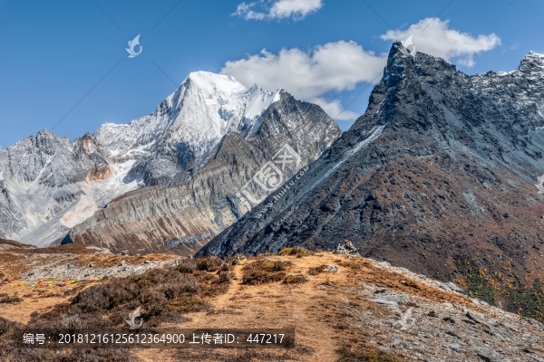 亞丁雪山