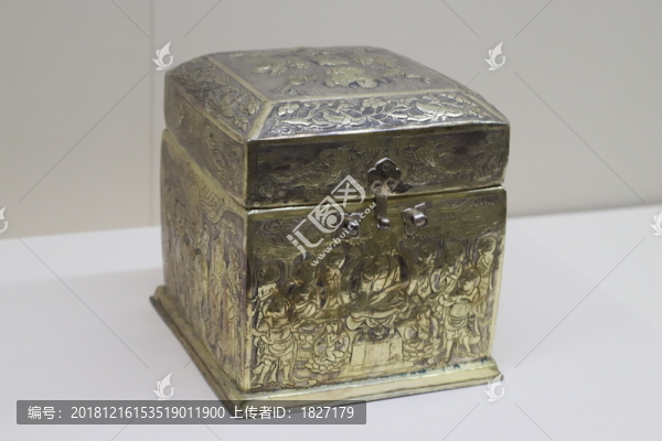 鎏金如來說法盝頂銀寶函