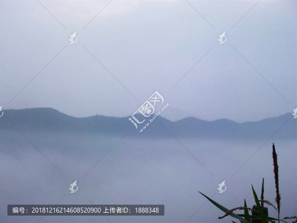初夏鄉(xiāng)村早晨