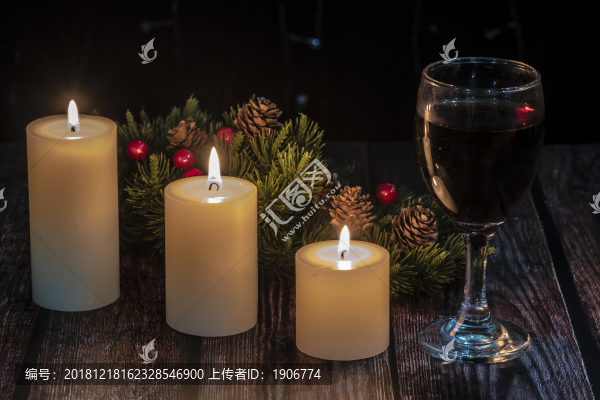 圣誕節(jié)的美酒和蠟燭