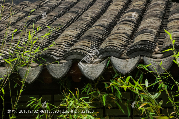 古建筑房頂黑瓦