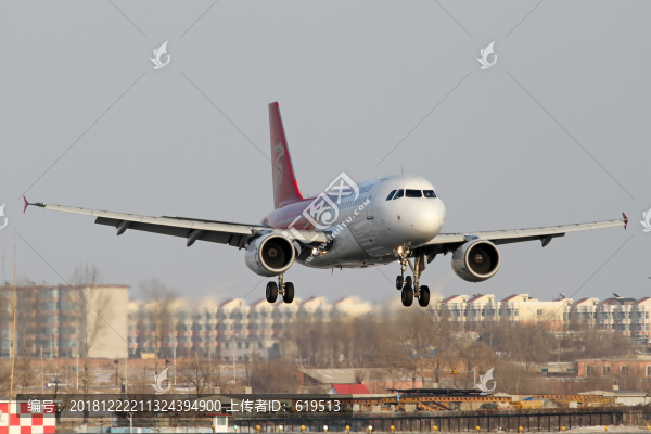 深圳航空民航飛機降落