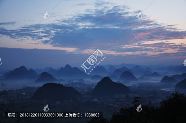 崇山峻嶺