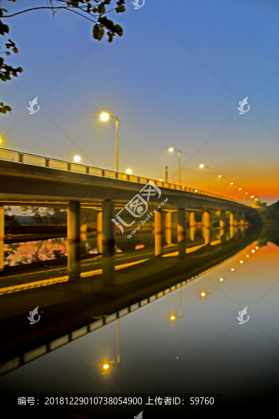 松山湖大橋黃昏風(fēng)景