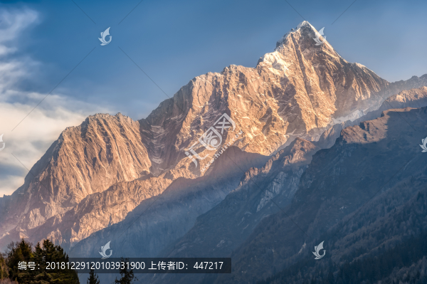 四姑娘山長平溝