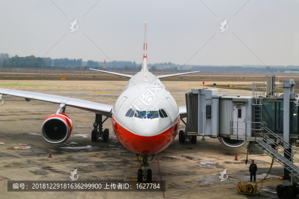 民航飛機(jī)