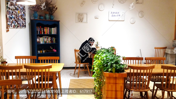 餐桌餐具擺放
