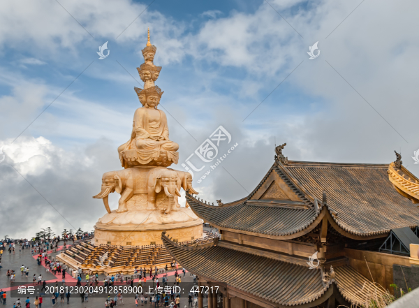 峨眉山金頂金佛