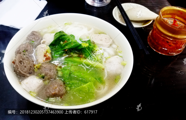 肉丸湯河粉