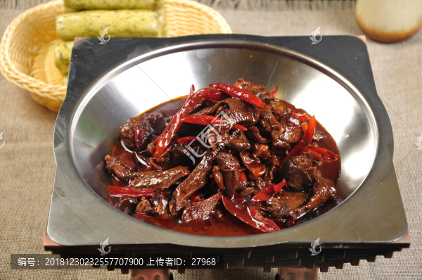 鴿子愛(ài)上野菜饃
