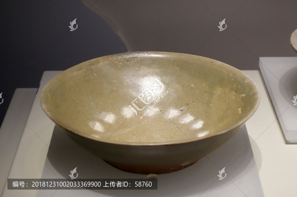 德清窯青釉碗
