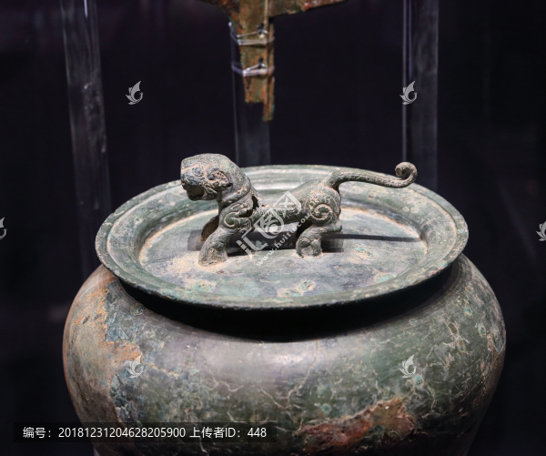 虎鈕錞于