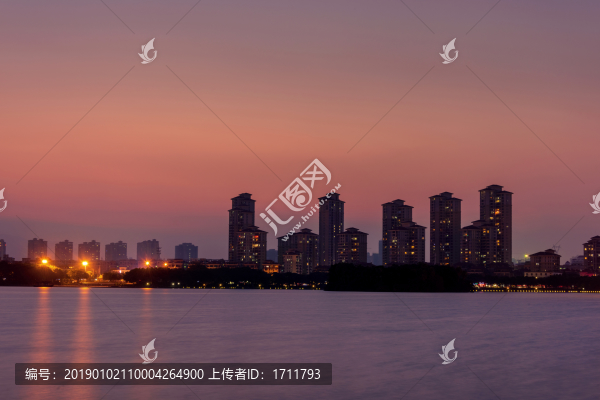 福建泉州西湖公園夜景