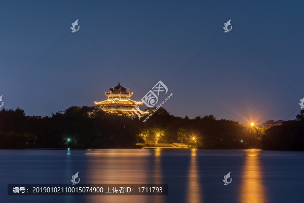 福建泉州西湖公園刺桐閣夜景