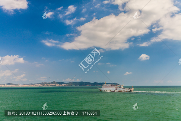 煙臺蓬萊礁石海岸小船風光20