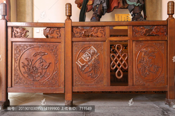靈隱寺內(nèi)護(hù)欄雕花