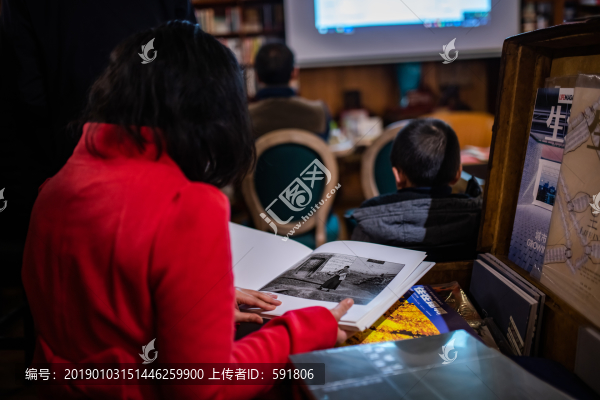 老書店里的讀書人