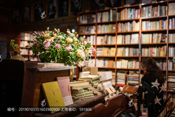 老書店里的讀書人