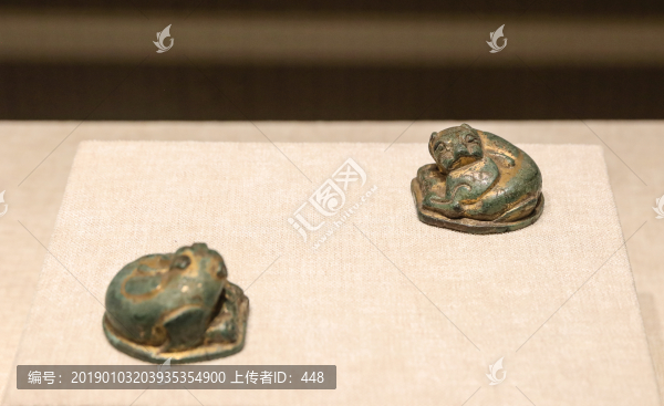 漢代鎏金銅虎鎮(zhèn)