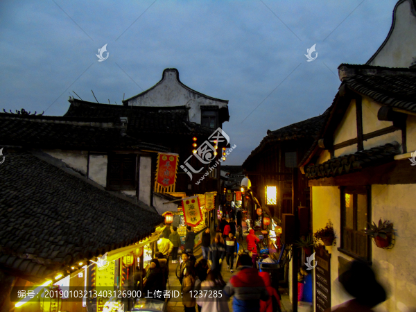 上海古鎮(zhèn)集市夜晚燈光攝影