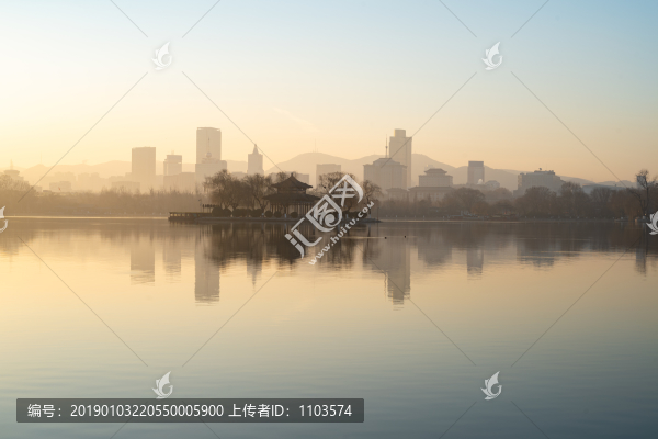 大明湖朝霞28
