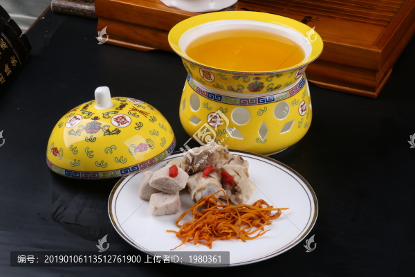 蟲(chóng)草花燉老雞湯