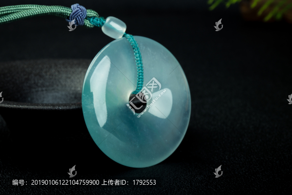 翡翠平安扣
