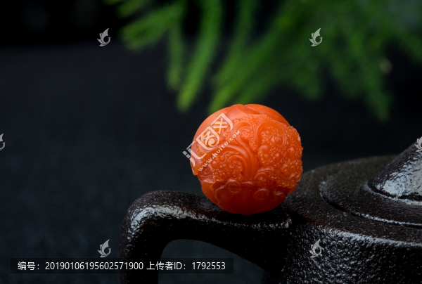 南紅吊墜