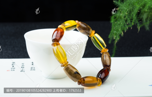 琥珀珠串