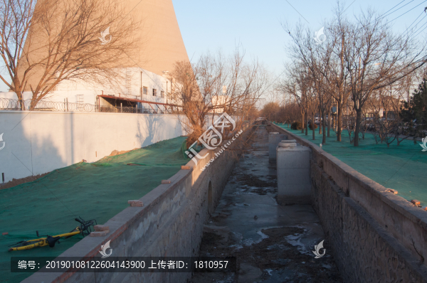 水渠