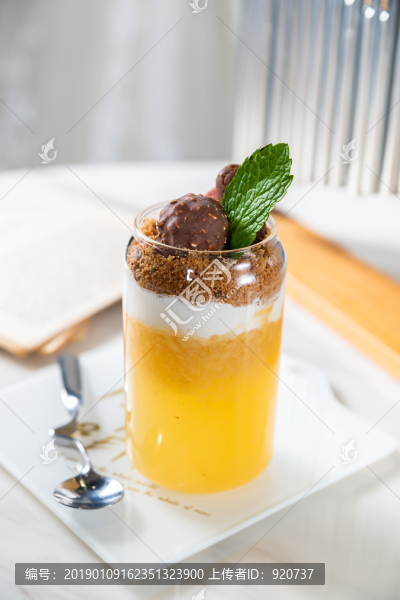 菠蘿奶昔