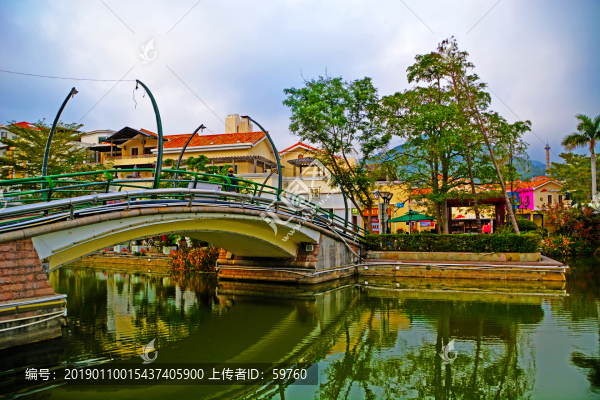 湖畔拱橋