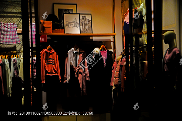 服裝店鋪櫥窗