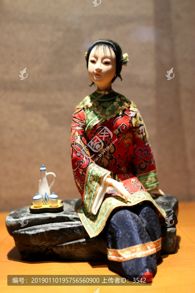 滿(mǎn)族人物雕塑
