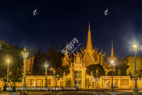 柬埔寨金邊大皇宮夜景
