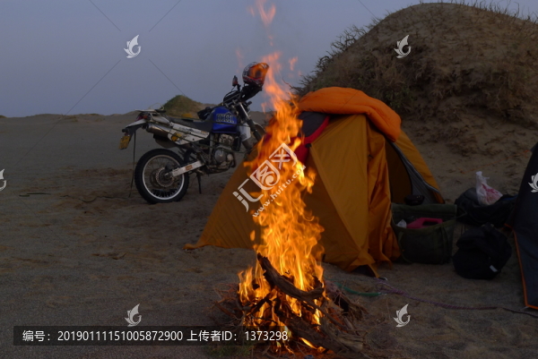 羅布泊露營