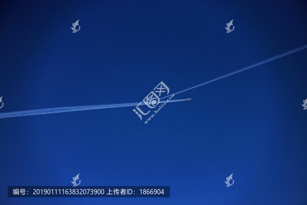同時(shí)兩架飛機(jī)