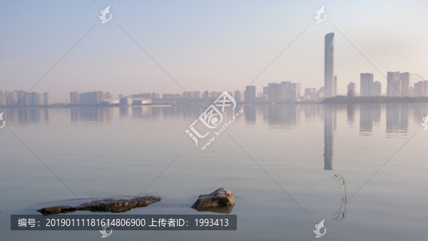 城市清晨