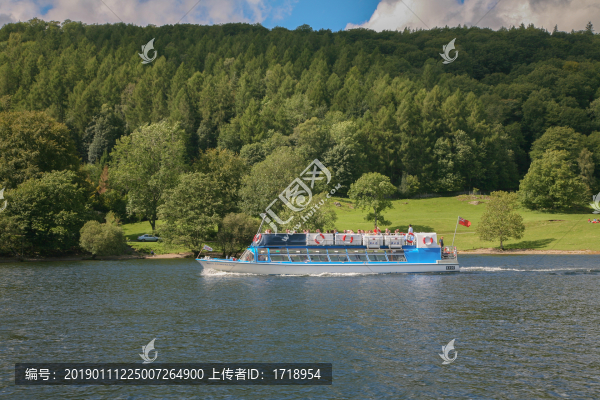 英國湖區(qū)自然公園水面帆船風(fēng)光8