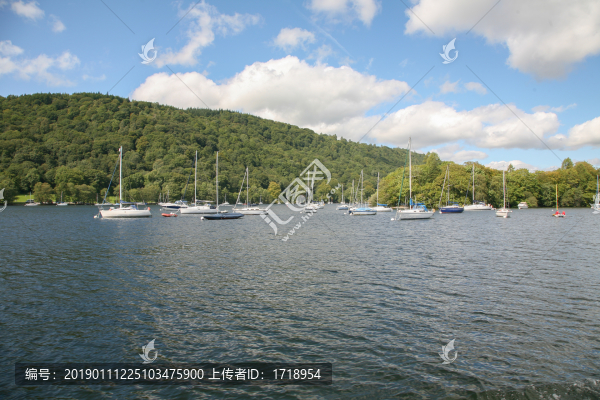 英國(guó)湖區(qū)自然公園水面帆船風(fēng)光9