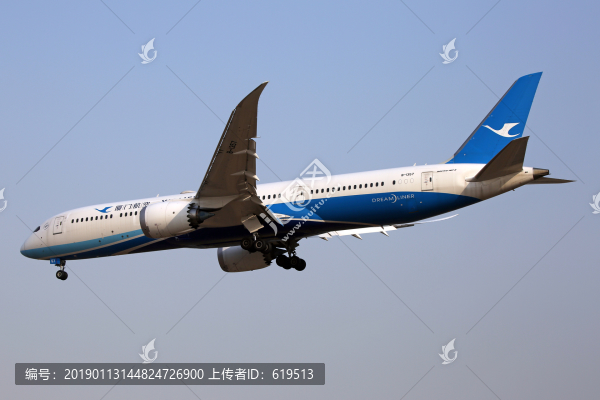 廈門航空波音B787飛機(jī)降落
