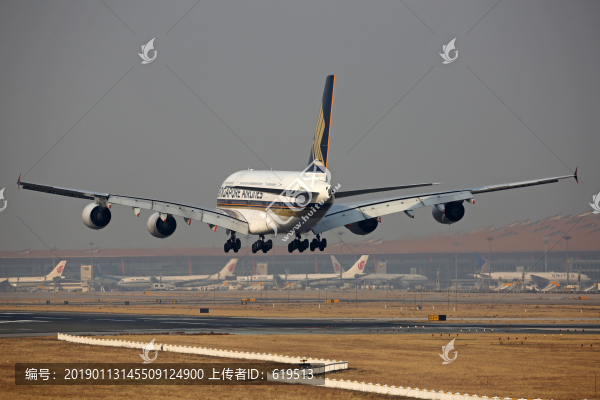 空客A380巨型飛機(jī)降落