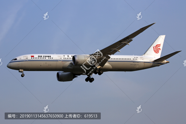 國航波音787飛機降落